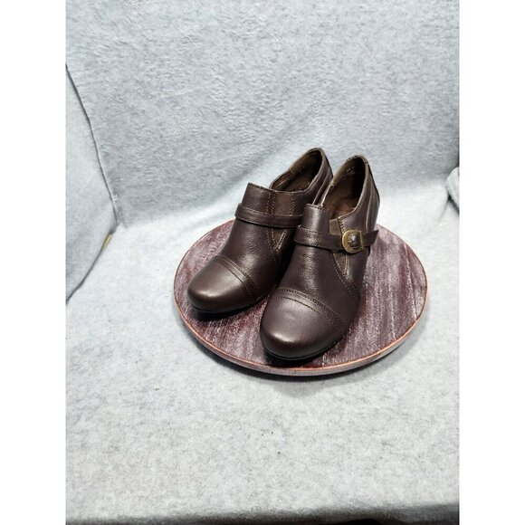 Bear Traps Womens Brown Leather Low Heeled Ankle Booties With Buckle Strap - Picture 1 of 11